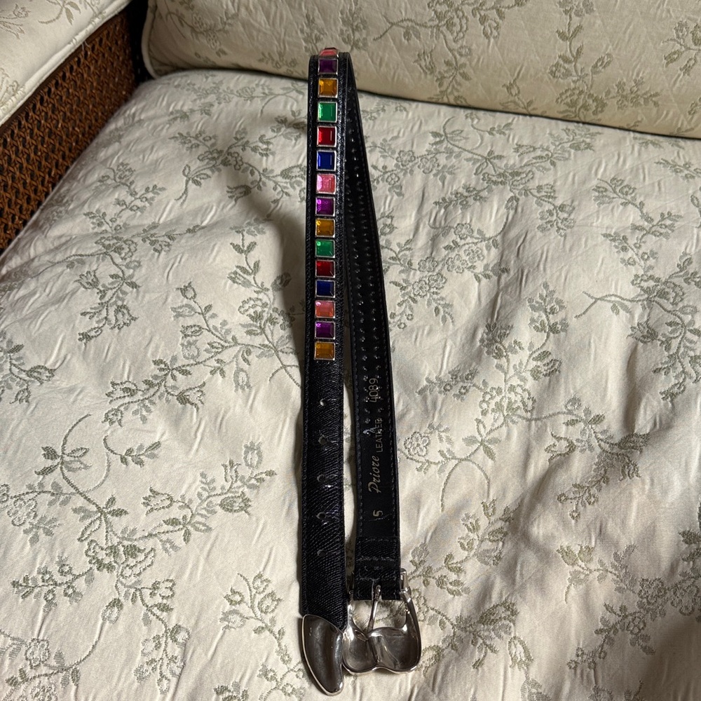 Black Leather Belt with Silver Buckle and Multicolor Accents Vintage Small. - Picture 10 of 17